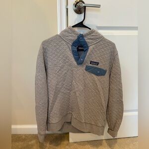 Women’s Patagonia sweatshirt half- snap